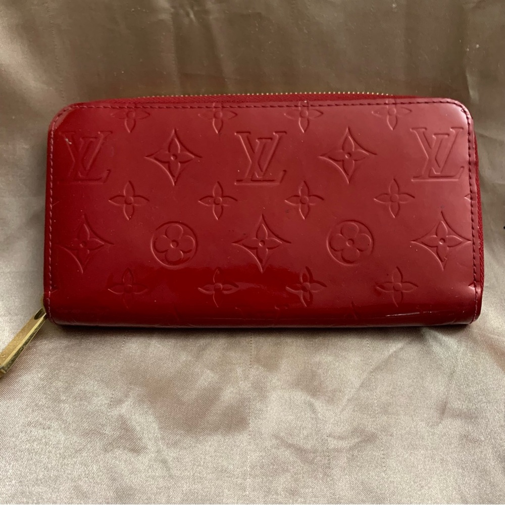 Louis Vuitton Red Vernis Zippy Wallet
